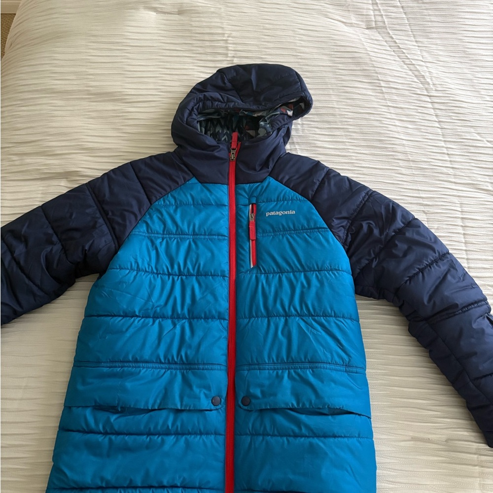 Patagonia Blue Puffer Jacket with Quilted Design